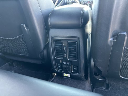 Used 2016 Jeep Grand Cherokee Limited image 12