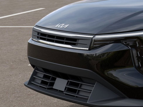 New 2025 Kia K4 LXS image 12