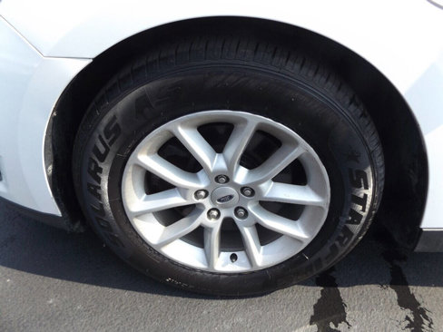 Used 2013 Ford Taurus SE image 31