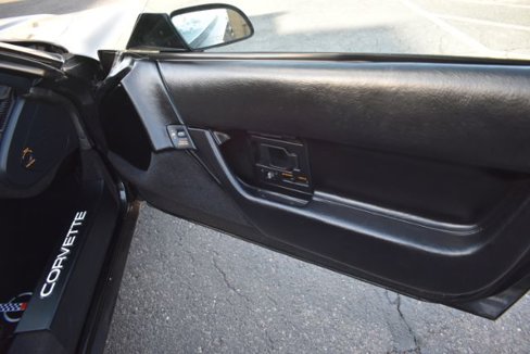 Used 1990 Chevrolet Corvette Convertible image 15