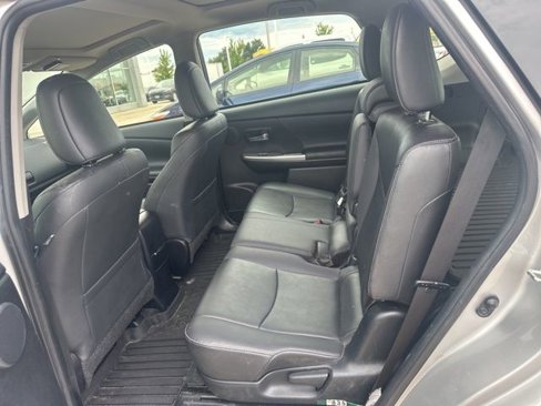 Used 2017 Toyota Prius V Five image 6