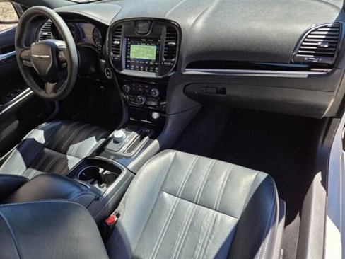 Used 2022 Chrysler 300 S image 21