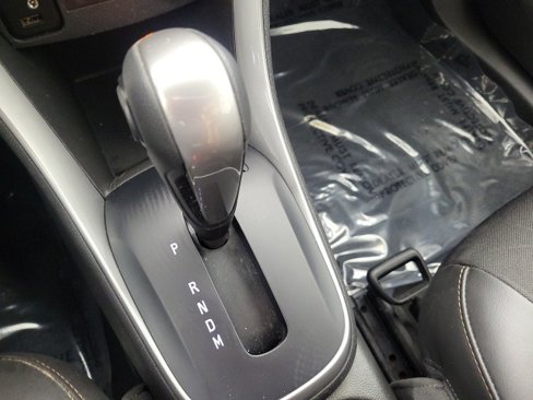 Used 2022 Chevrolet Trax LT w/ LT Convenience Package image 29