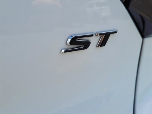 Used 2024 Buick Encore GX Sport Touring image 9