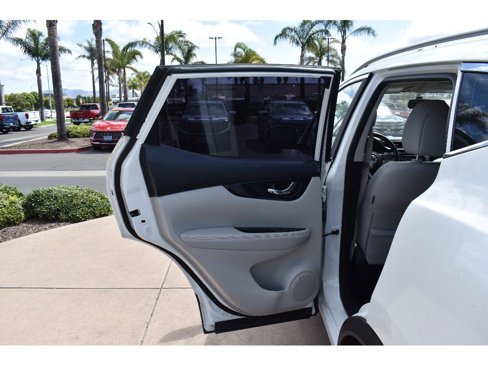 Used 2018 Nissan Rogue Sport SL image 7