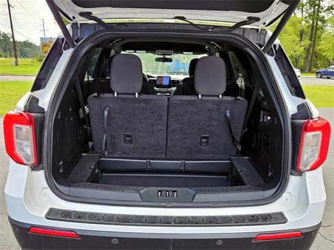 Used 2020 Ford Explorer XLT image 14