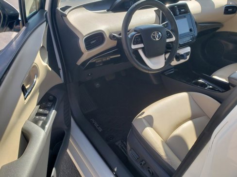 Used 2017 Toyota Prius image 11