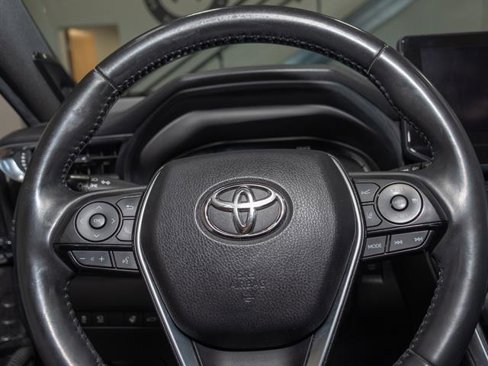 Used 2021 Toyota Venza Limited image 9