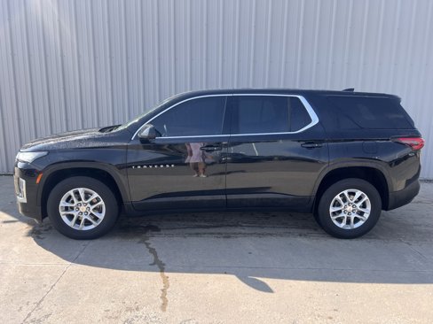 Used 2023 Chevrolet Traverse LS image 4