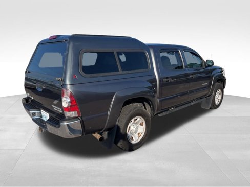 Used 2014 Toyota Tacoma PreRunner image 4