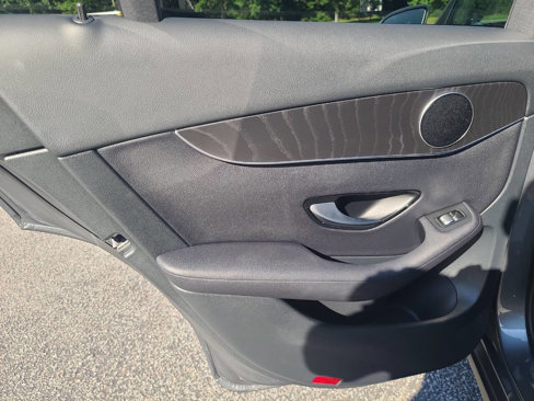 Used 2018 Mercedes-Benz GLC 300 4MATIC image 34