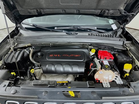 Used 2018 Jeep Renegade Latitude image 31