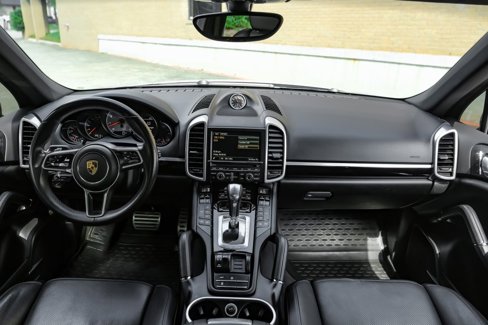 Used 2016 Porsche Cayenne S image 20