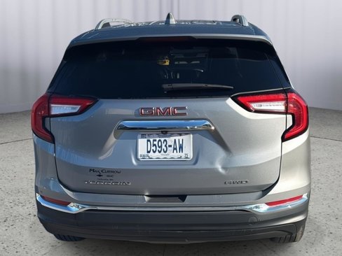 Used 2024 GMC Terrain SLT image 4
