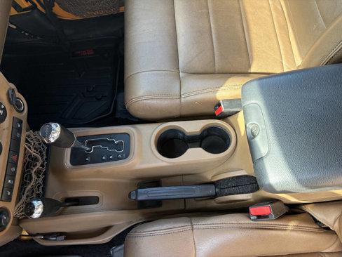 Used 2012 Jeep Wrangler Unlimited Sahara w/ Dual Top Group image 18