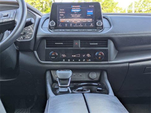 Used 2023 Nissan Rogue SV image 18