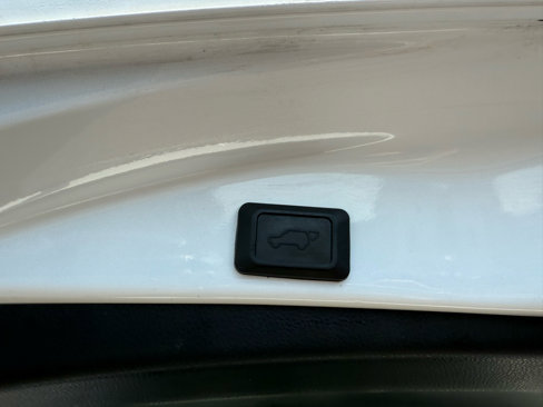 Used 2017 Toyota RAV4 SE image 18