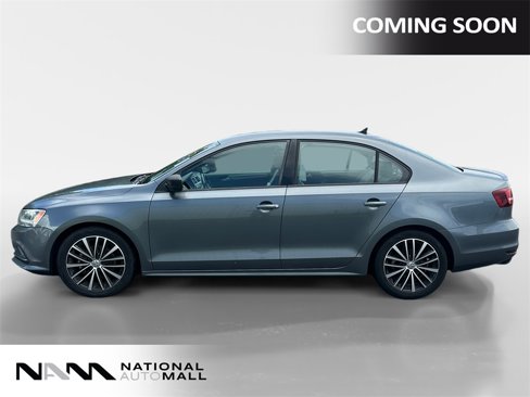Used 2016 Volkswagen Jetta Sport image 2