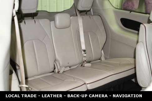 Used 2017 Chrysler Pacifica Limited image 28