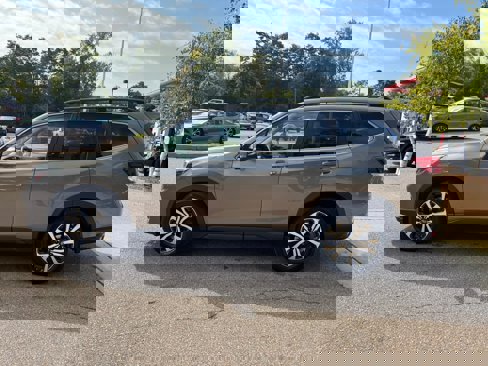 Used 2020 Subaru Forester Limited image 4