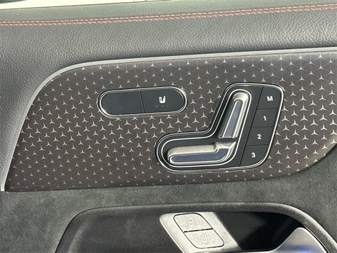 Used 2024 Mercedes-Benz GLB 250 image 16