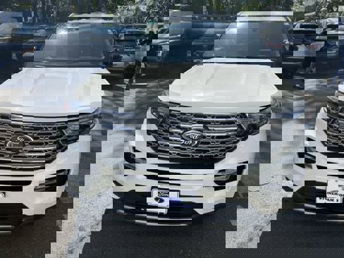 Used 2020 Ford Explorer Limited image 2