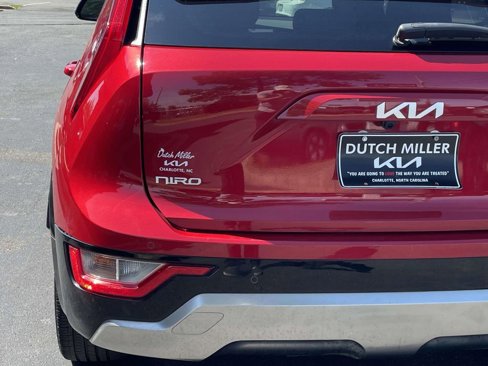 Certified 2023 Kia Niro EX Touring image 12