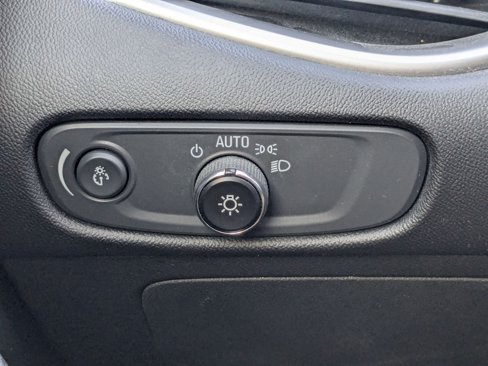 Used 2020 Chevrolet Malibu LS image 19
