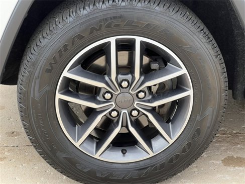 Used 2019 Jeep Grand Cherokee Limited image 7