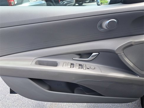 Used 2021 Hyundai Elantra SEL w/ Preferred Accessory Package image 18