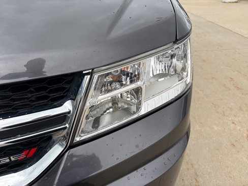 Used 2019 Dodge Journey SE image 9