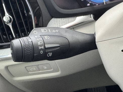 Certified 2024 Volvo S60 T8 Plus image 28