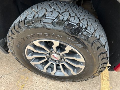 Used 2021 GMC Sierra 1500 AT4 image 13