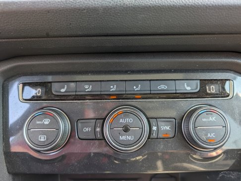 Used 2019 Volkswagen Tiguan SE w/ Panoramic Sunroof Package image 21