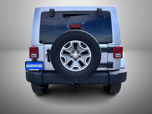 Used 2015 Jeep Wrangler Unlimited Rubicon w/ Connectivity Group image 6