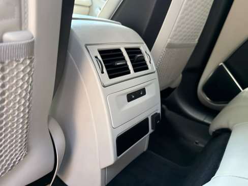 Certified 2022 Jaguar F-PACE SVR image 18