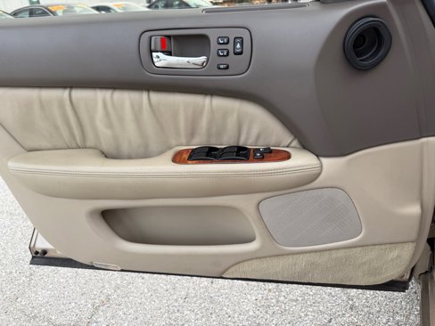Used 1998 Lexus LS 400 image 17