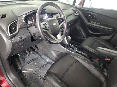 Used 2022 Chevrolet Trax LT w/ LT Convenience Package image 15
