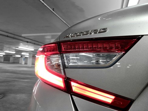Certified 2018 Honda Accord Touring image 9