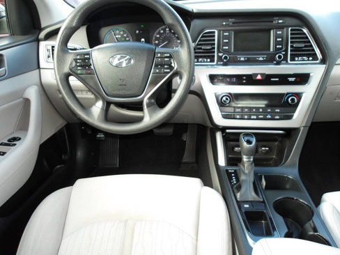 Used 2016 Hyundai Sonata SE image 12