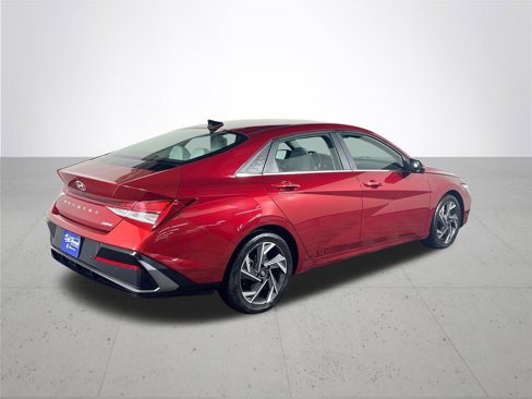 Used 2024 Hyundai Elantra Limited image 6