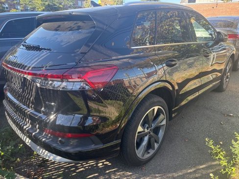 Used 2022 Audi Q4 e-tron Prestige image 11