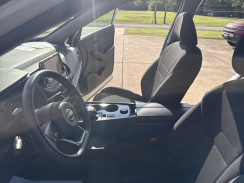 Used 2023 Nissan Rogue S image 13