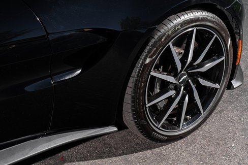 Used 2020 Aston Martin V8 Vantage Coupe image 18