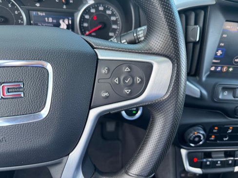 Used 2024 GMC Terrain SLE image 22