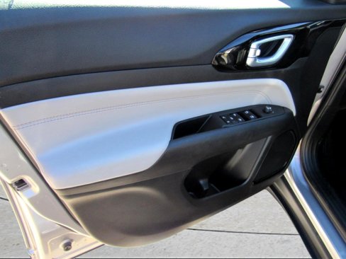 Used 2024 Jeep Compass Limited image 35