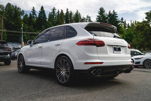Used 2016 Porsche Cayenne Turbo image 14
