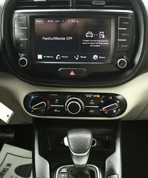 Used 2023 Kia Soul LX image 17
