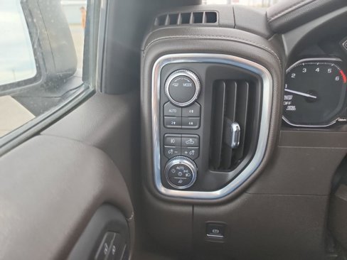 Used 2021 GMC Sierra 1500 SLT w/ X31 Off-Road Package image 9