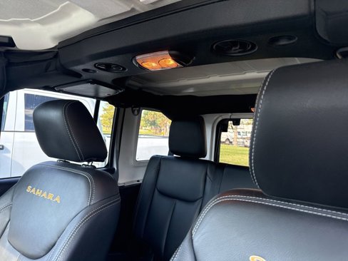 Used 2015 Jeep Wrangler Unlimited Sahara w/ Connectivity Group image 19